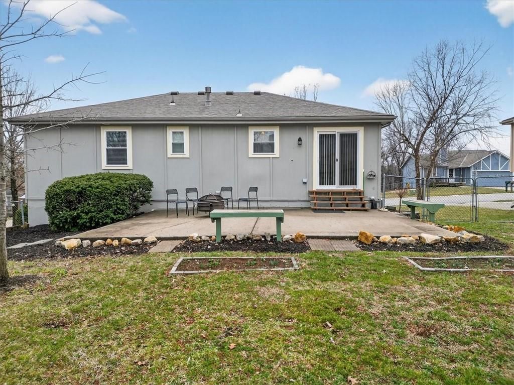 5209 NW Pennington Lane — photo 27