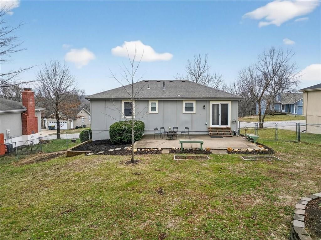 5209 NW Pennington Lane — photo 28