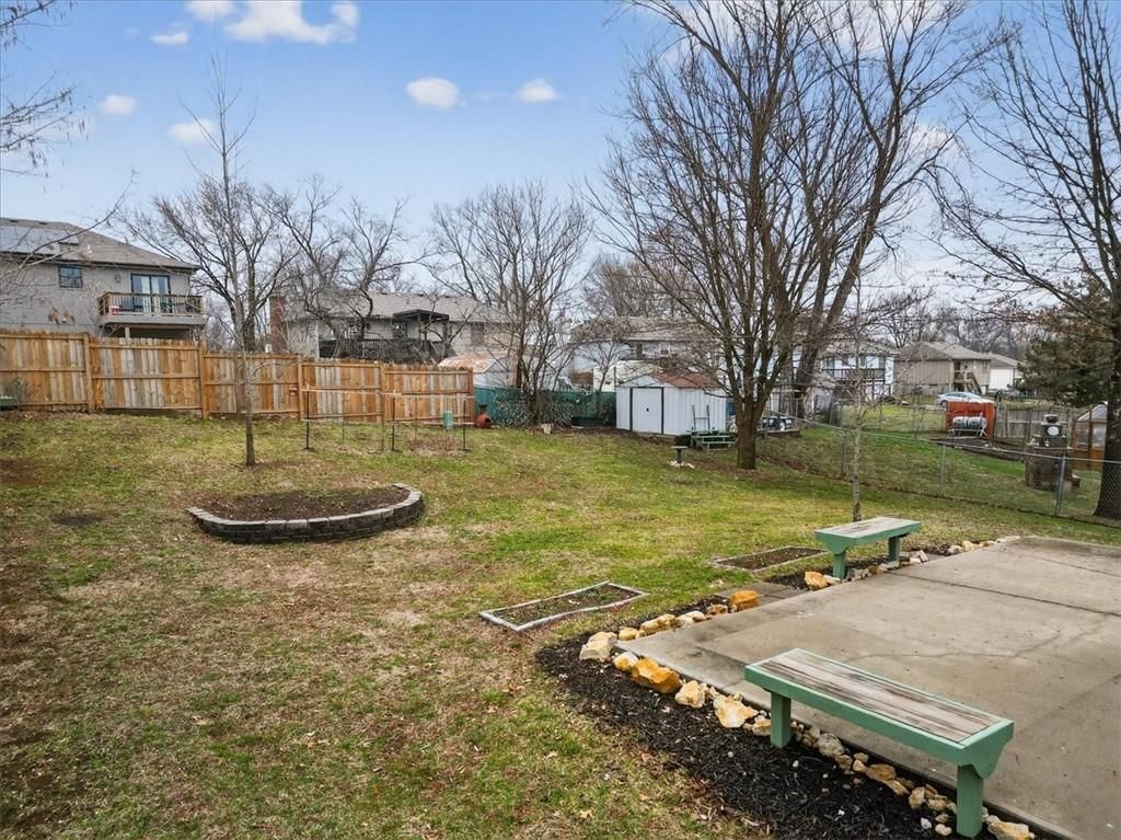 5209 NW Pennington Lane — photo 32
