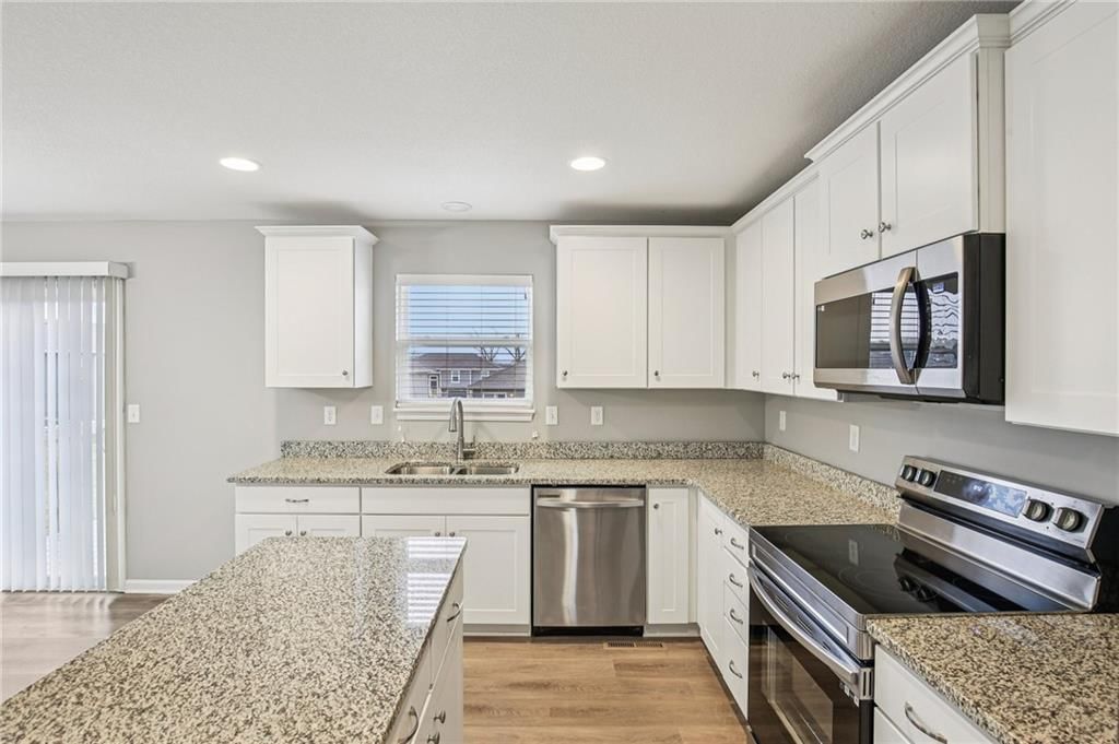 1004 NW High View Drive — photo 16