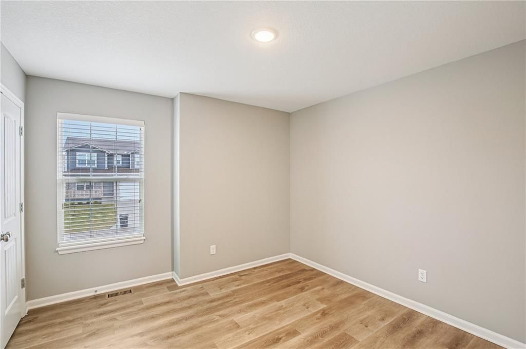 1004 NW High View Drive — photo 19