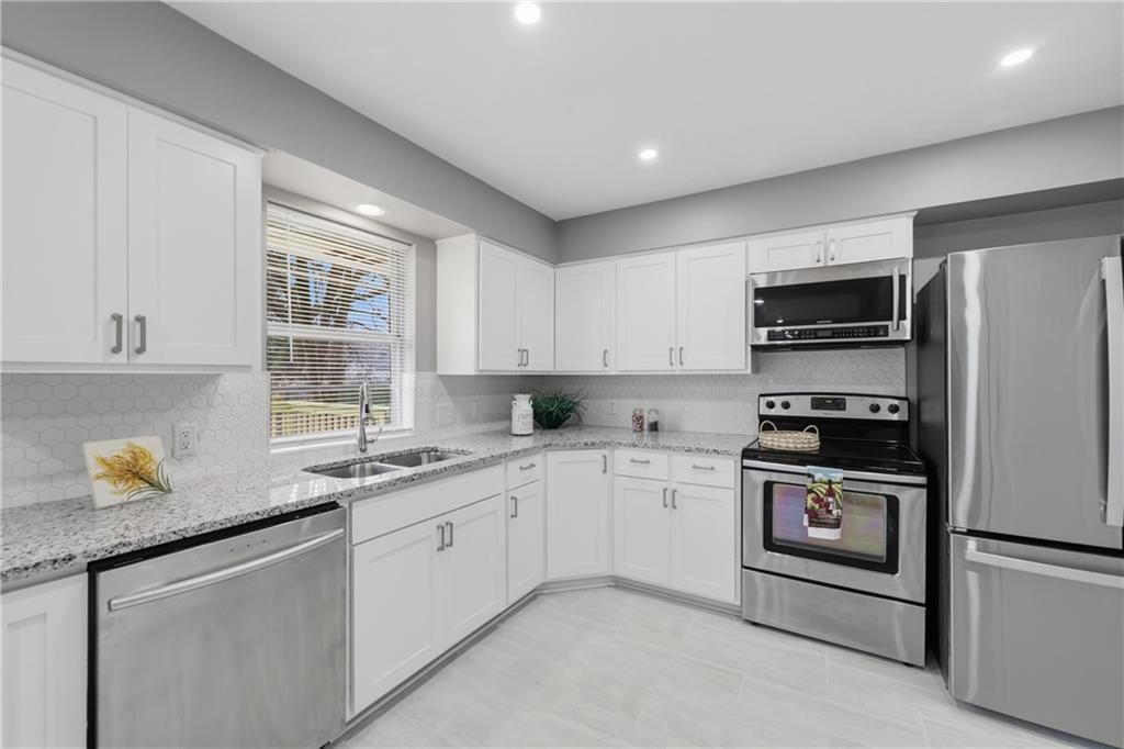 205 King Avenue — photo 11