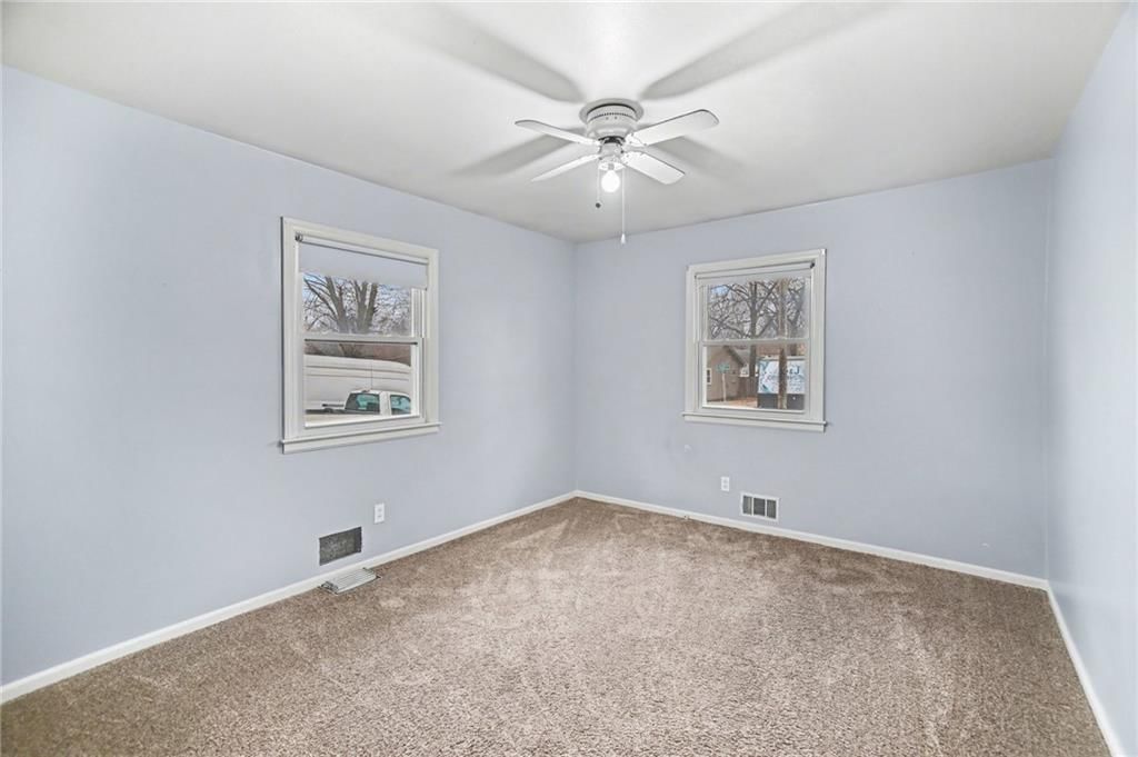 4933 S Grand Avenue — photo 7