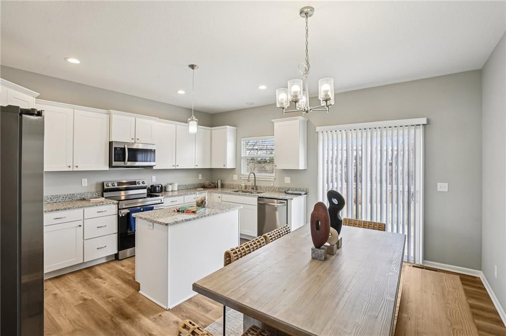 1207 NW Hilltop Lane — photo 10