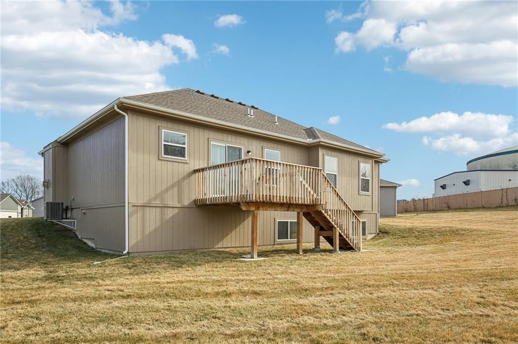 1207 NW Hilltop Lane — photo 30