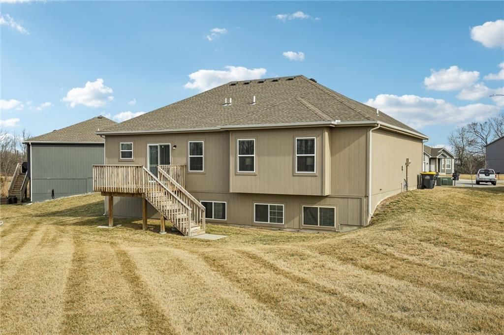 1207 NW Hilltop Lane — photo 32