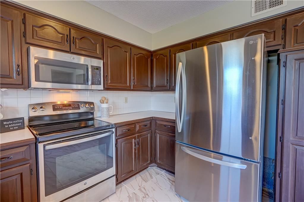 2501 NE Dale Hunter Trail — photo 17