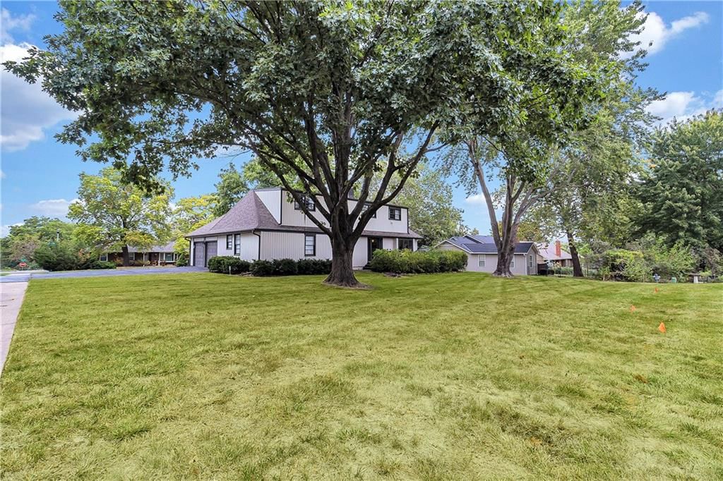 9809 W 103rd Terrace — photo 46