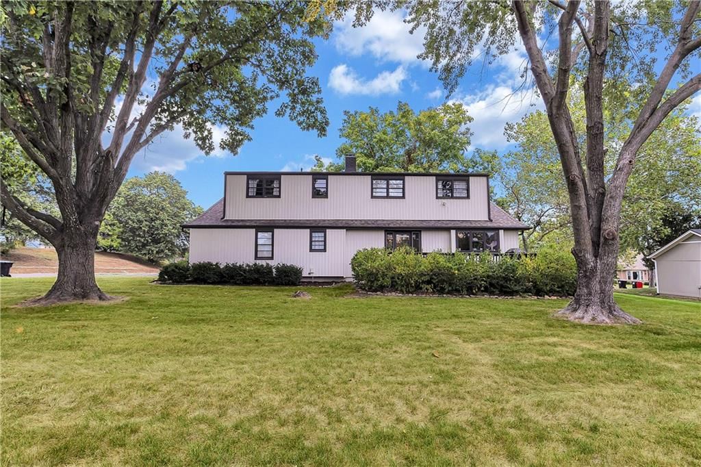 9809 W 103rd Terrace — photo 47