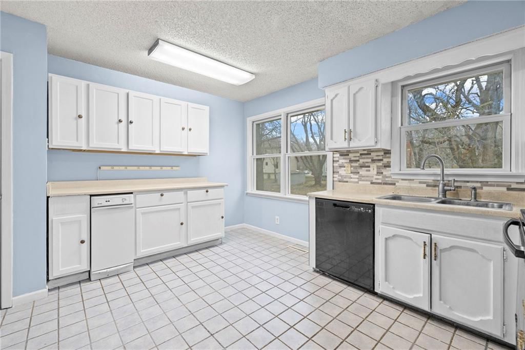 1818 E 152ND Terrace — photo 8