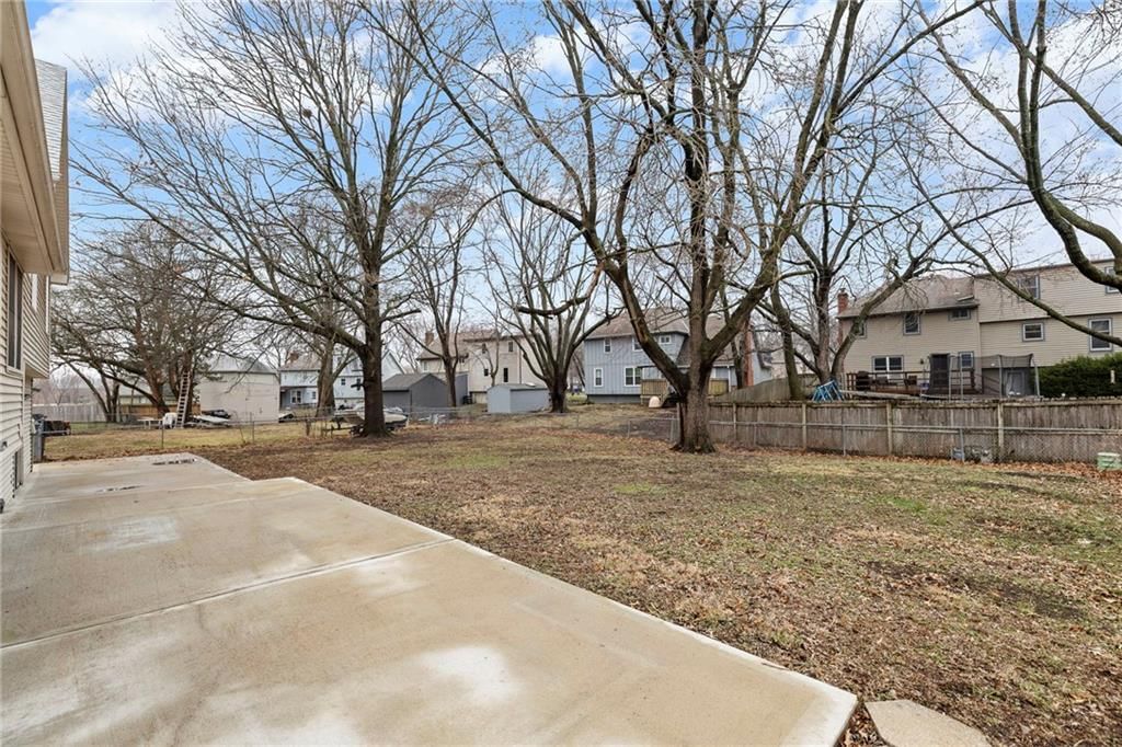 1818 E 152ND Terrace — photo 40
