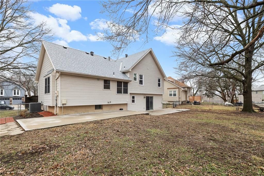 1818 E 152ND Terrace — photo 42