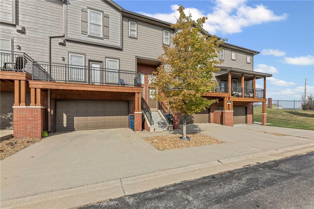 5245 Overland Drive — photo 2