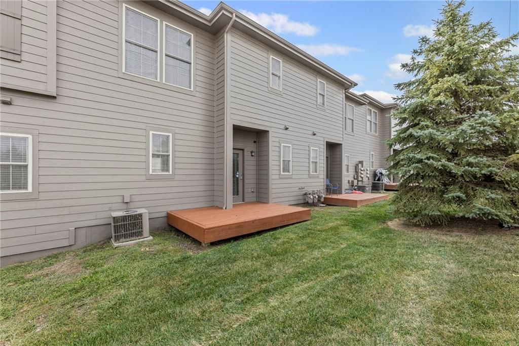 5245 Overland Drive — photo 11
