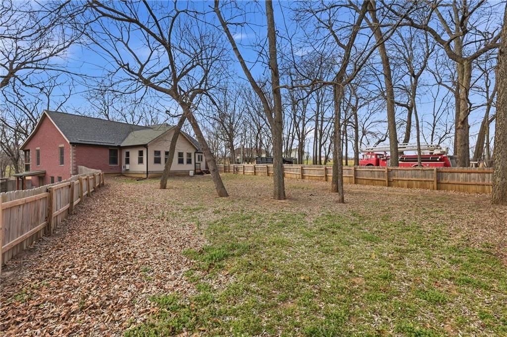 853 1661 Road — photo 33