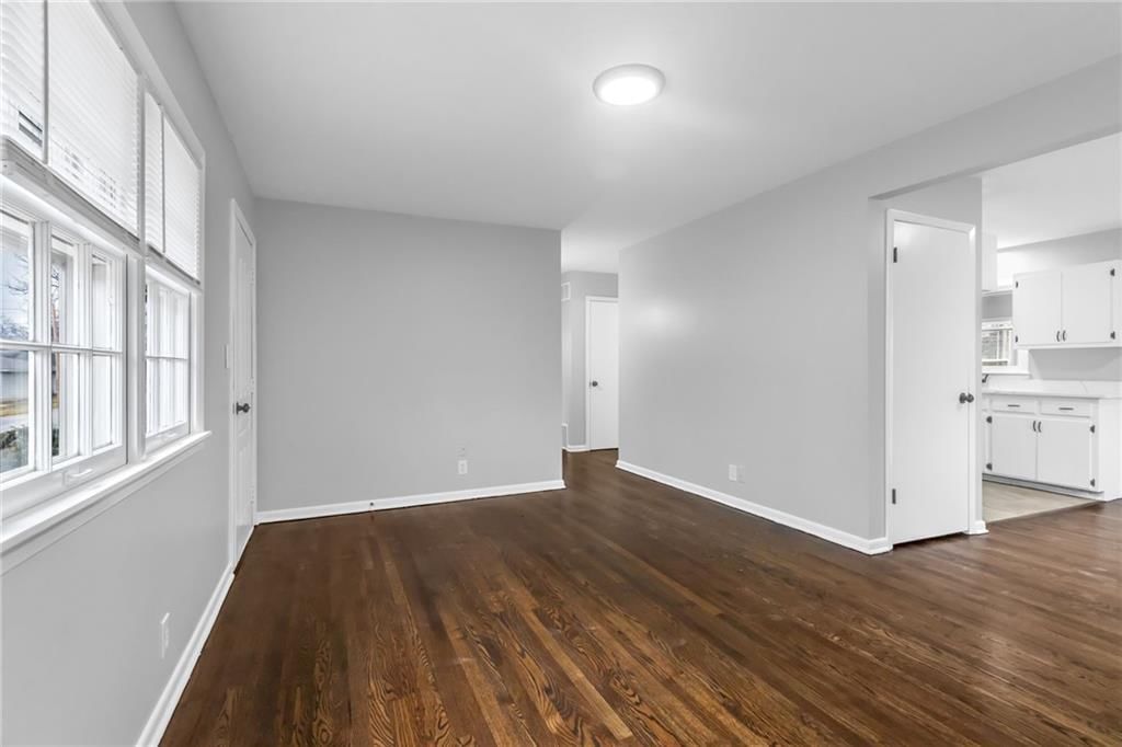 819 S Main Street — photo 5