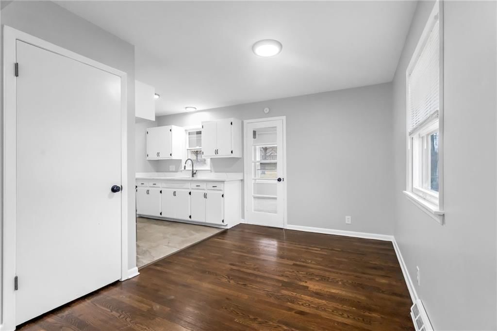 819 S Main Street — photo 7