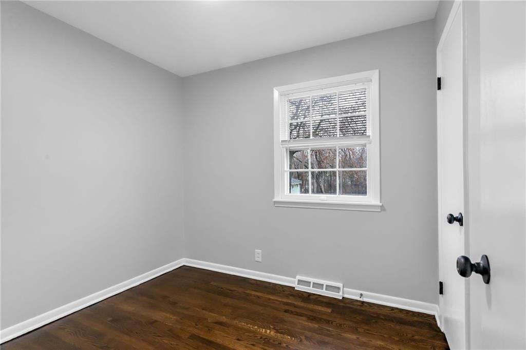 819 S Main Street — photo 11