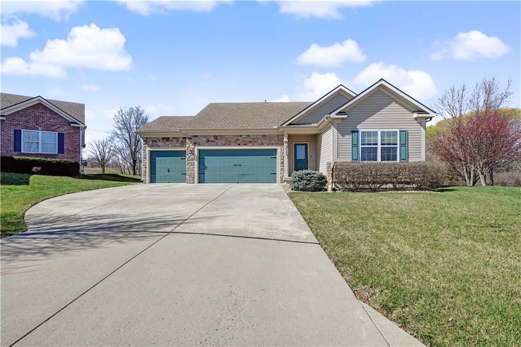 9022 Quill Street, Lenexa, KS