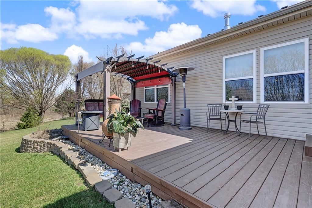 9022 Quill Street — photo 3