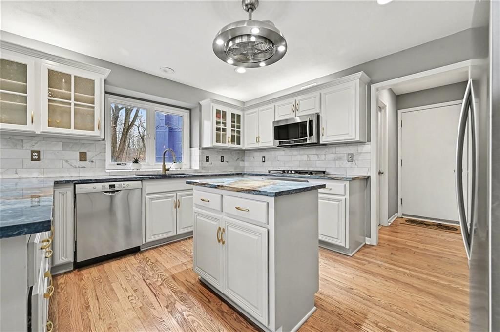 5529 Sleepy Hollow Drive — photo 13