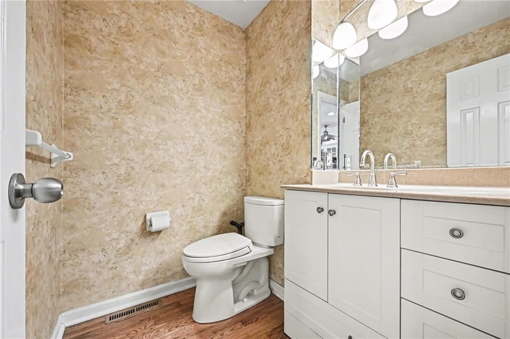 5529 Sleepy Hollow Drive — photo 16