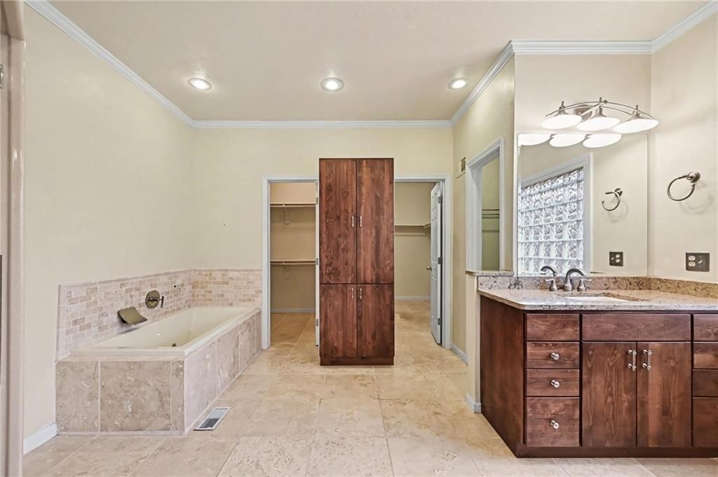 5529 Sleepy Hollow Drive — photo 20