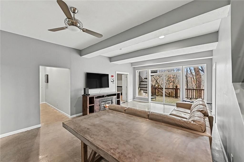 5529 Sleepy Hollow Drive — photo 22