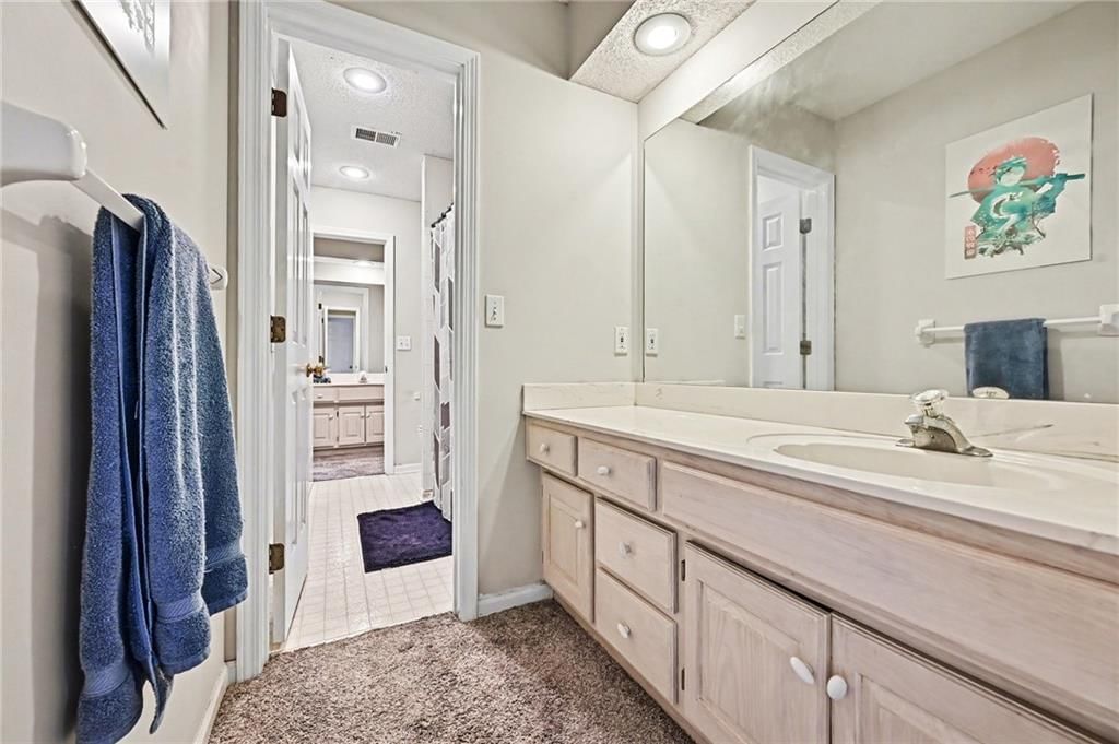 5529 Sleepy Hollow Drive — photo 31