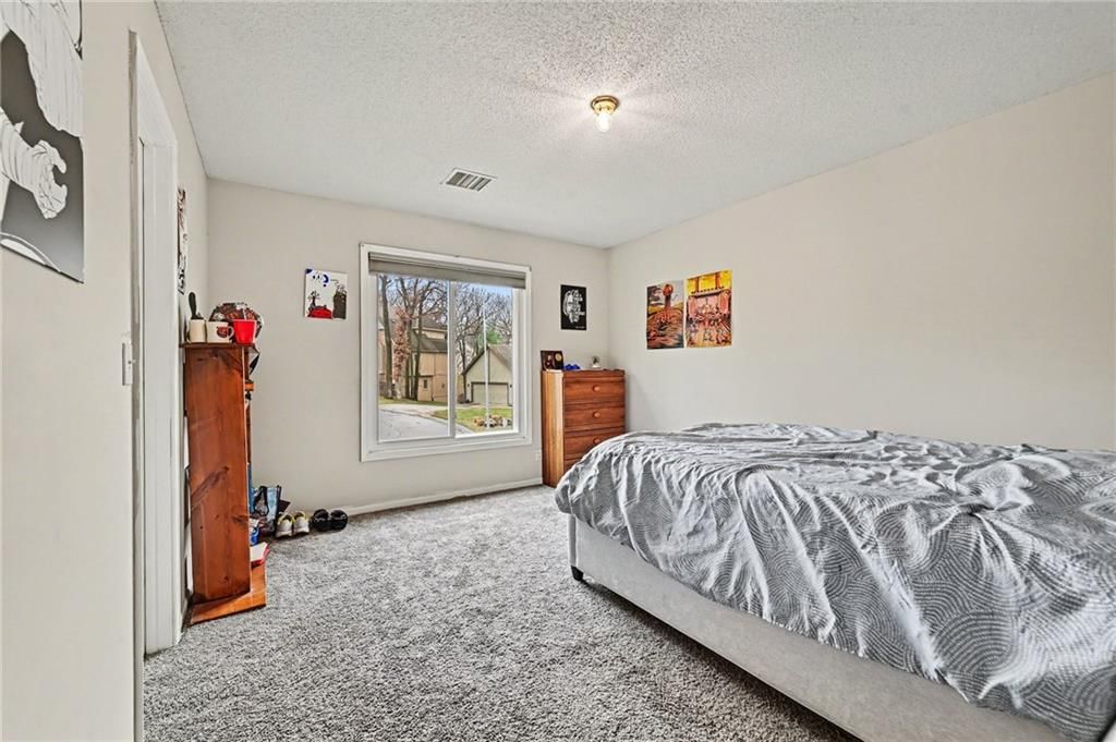 5529 Sleepy Hollow Drive — photo 32