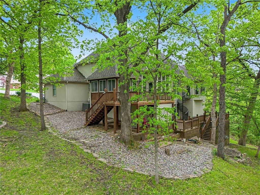 5529 Sleepy Hollow Drive — photo 36