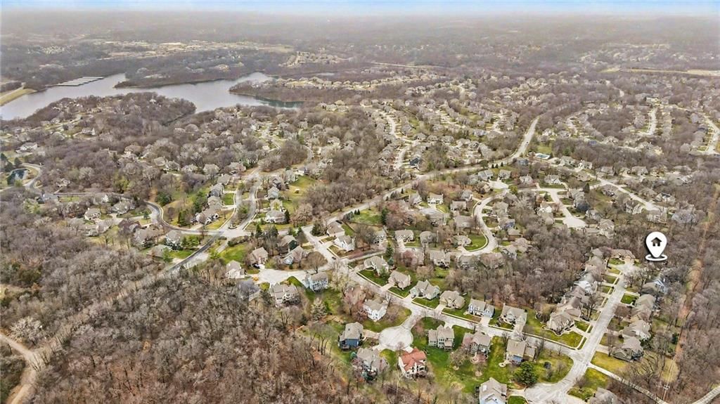 5529 Sleepy Hollow Drive — photo 48