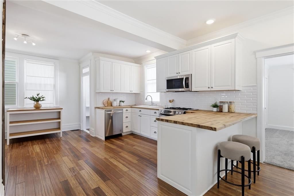 808 E 33rd Street — photo 12
