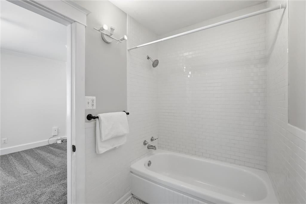 808 E 33rd Street — photo 23