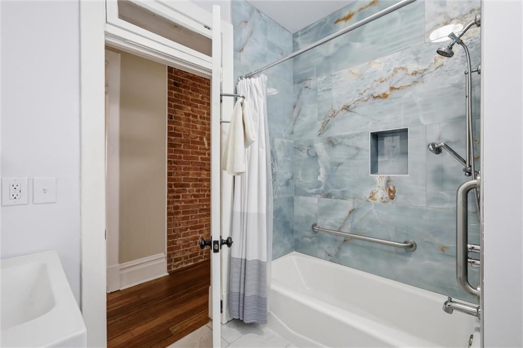 808 E 33rd Street — photo 28