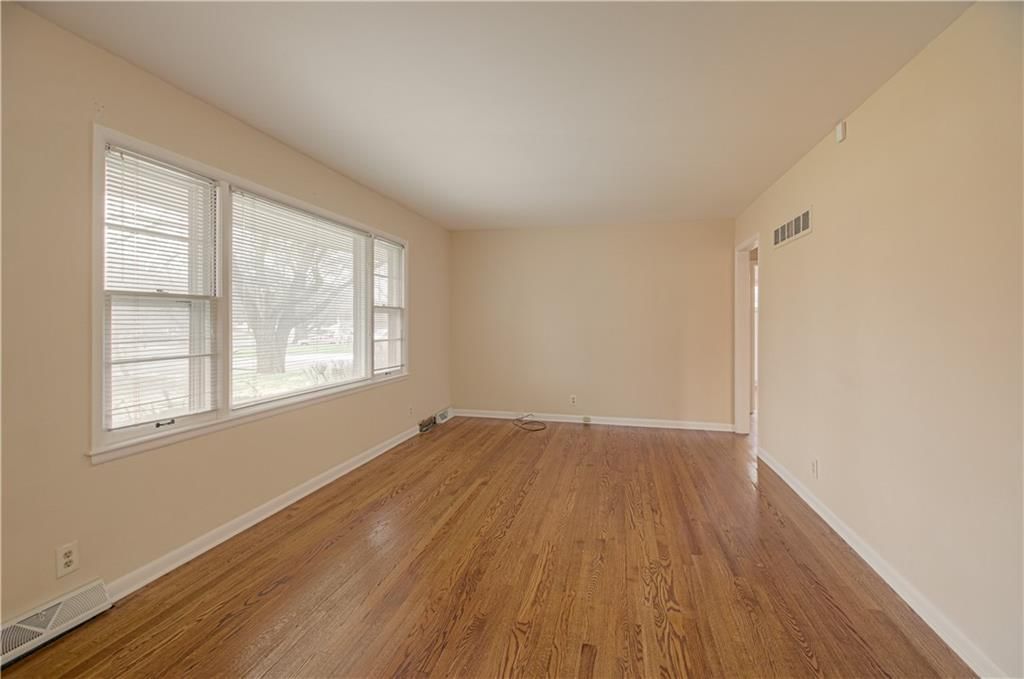 8413 Kentucky Avenue — photo 5