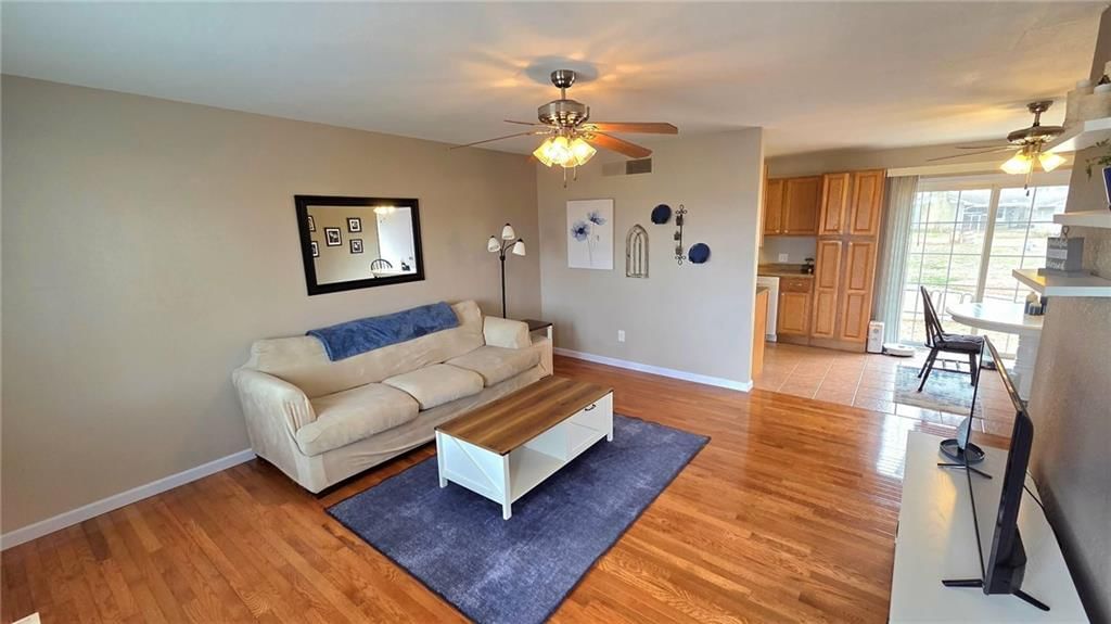 303 Clay Street — photo 14