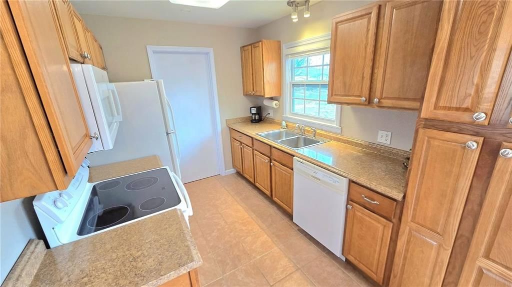 303 Clay Street — photo 18