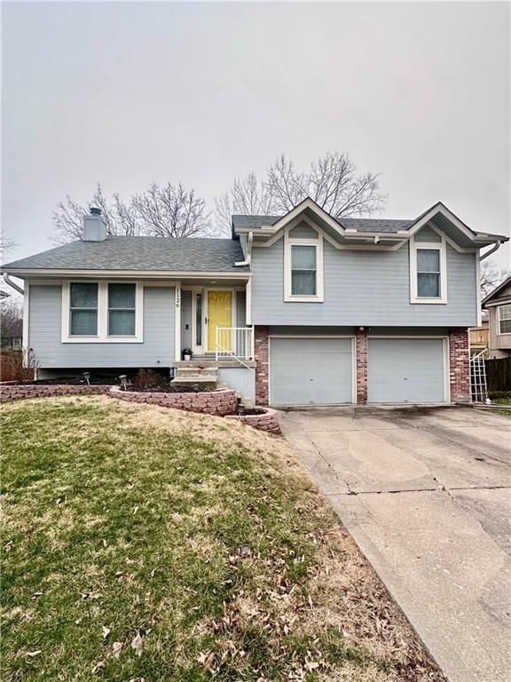 1126 SW Eastman Court, Blue Springs, MO