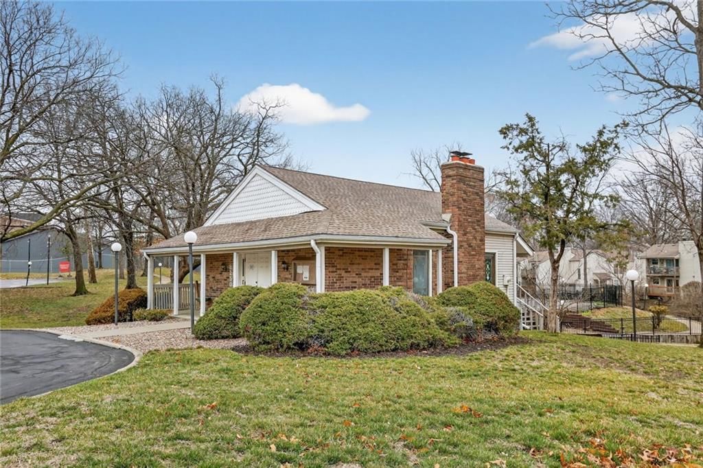 8247 NW Barrybrooke Court — photo 25