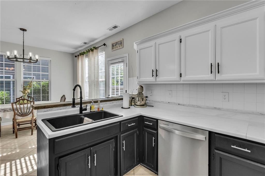 408 Eisenhower Road — photo 5