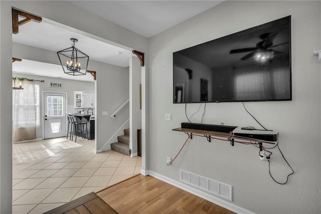 408 Eisenhower Road — photo 10