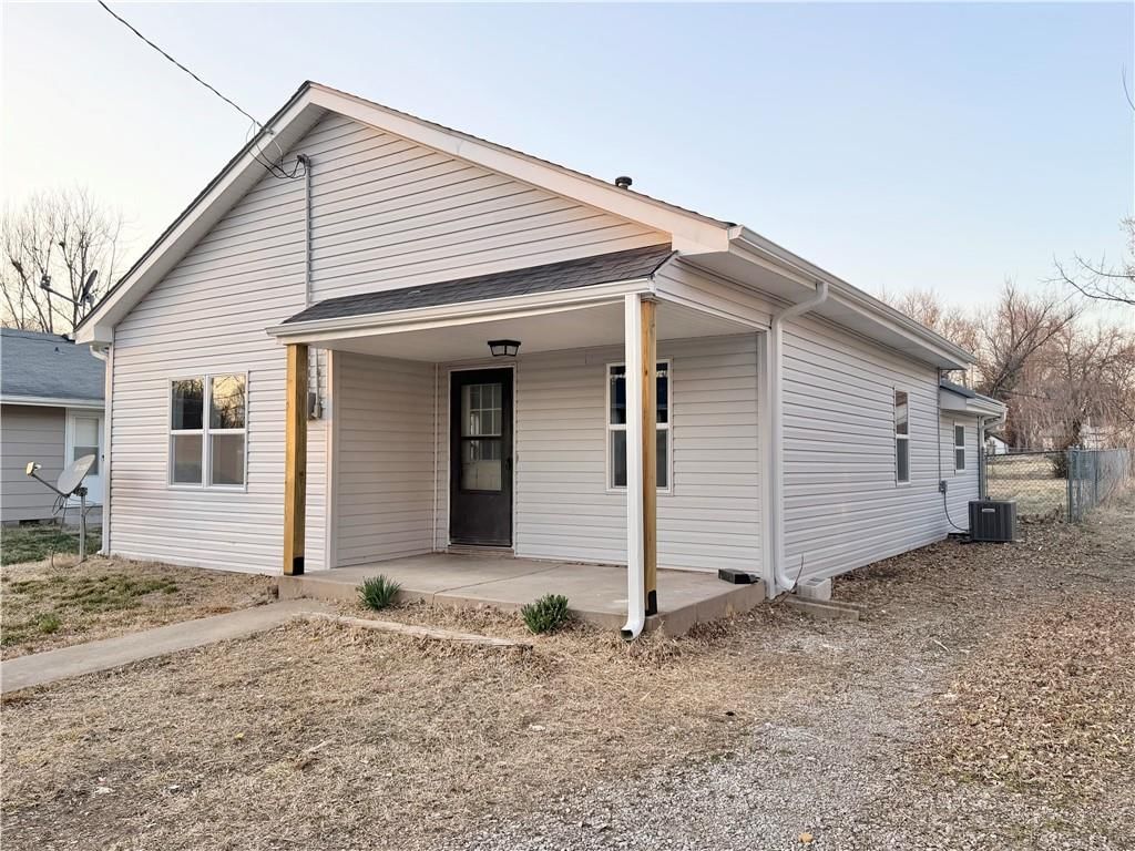 308 W Pine Street — photo 2