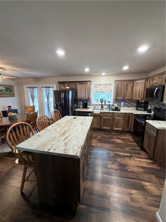 106 S PRESTON Street — photo 11