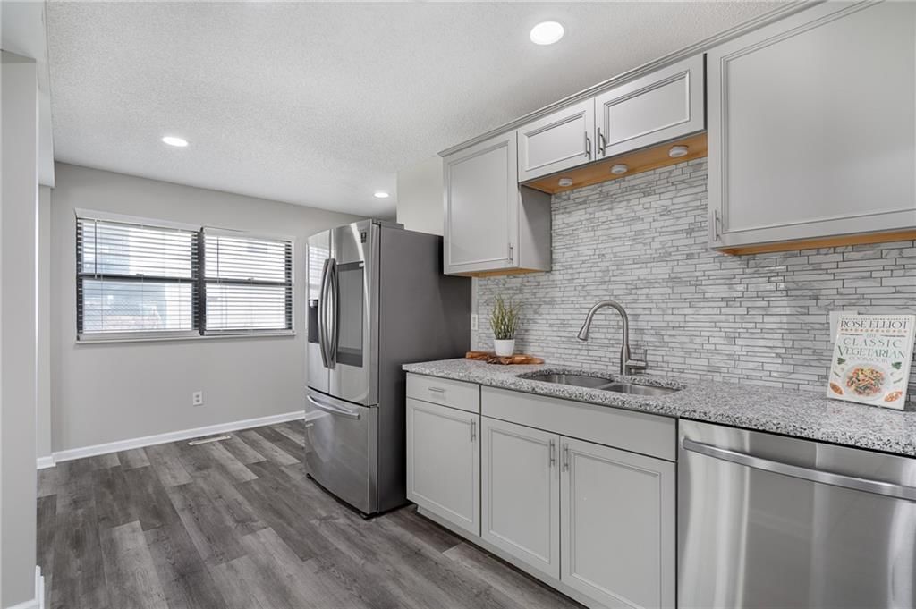13020 S Brougham Drive — photo 2