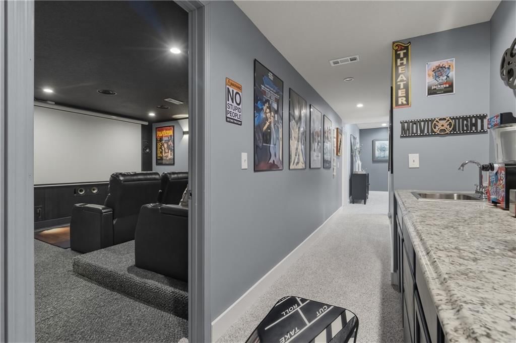 647 SW Crestview Drive — photo 10