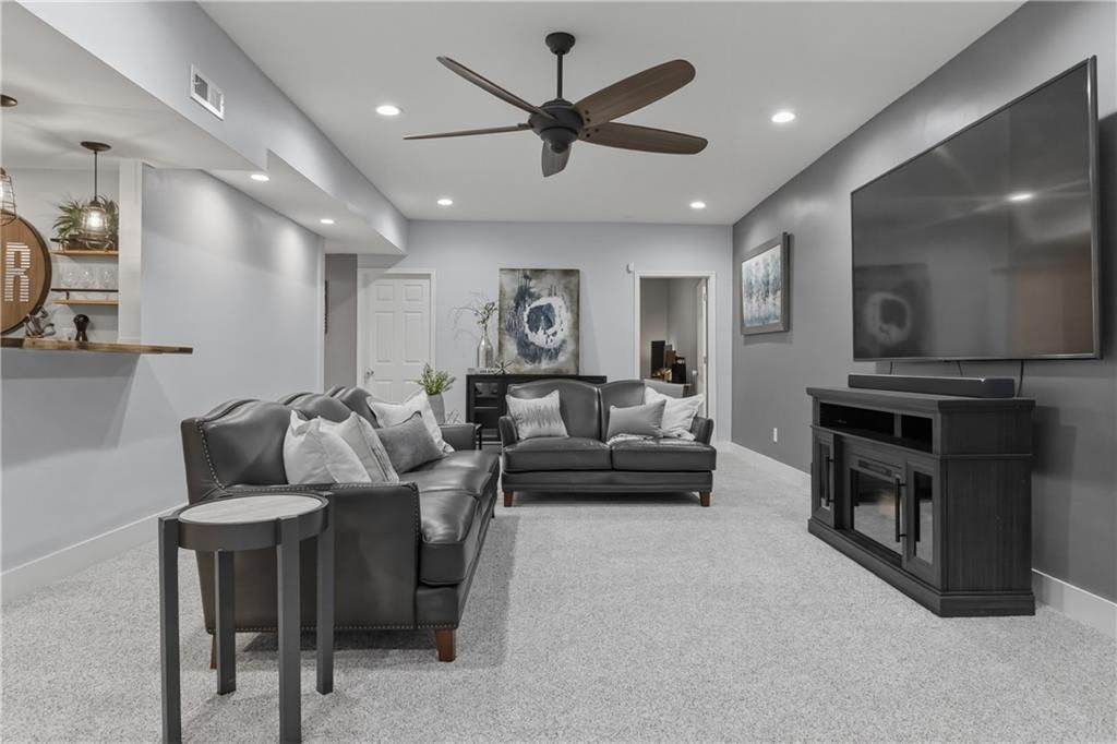647 SW Crestview Drive — photo 11