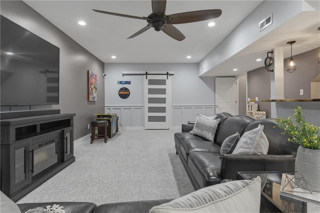647 SW Crestview Drive — photo 12