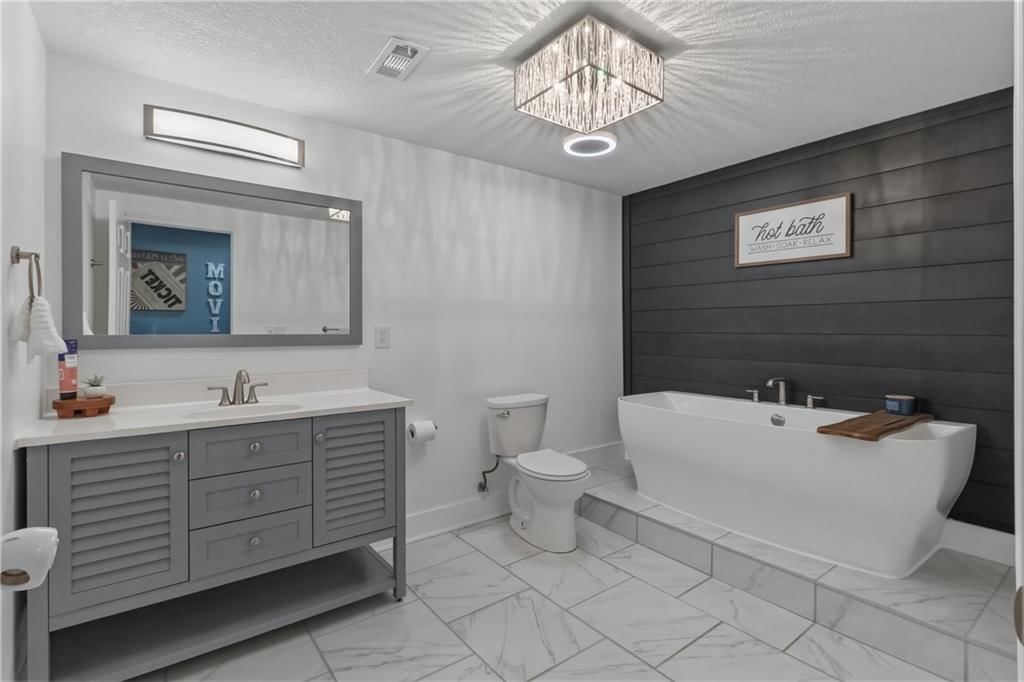 647 SW Crestview Drive — photo 13