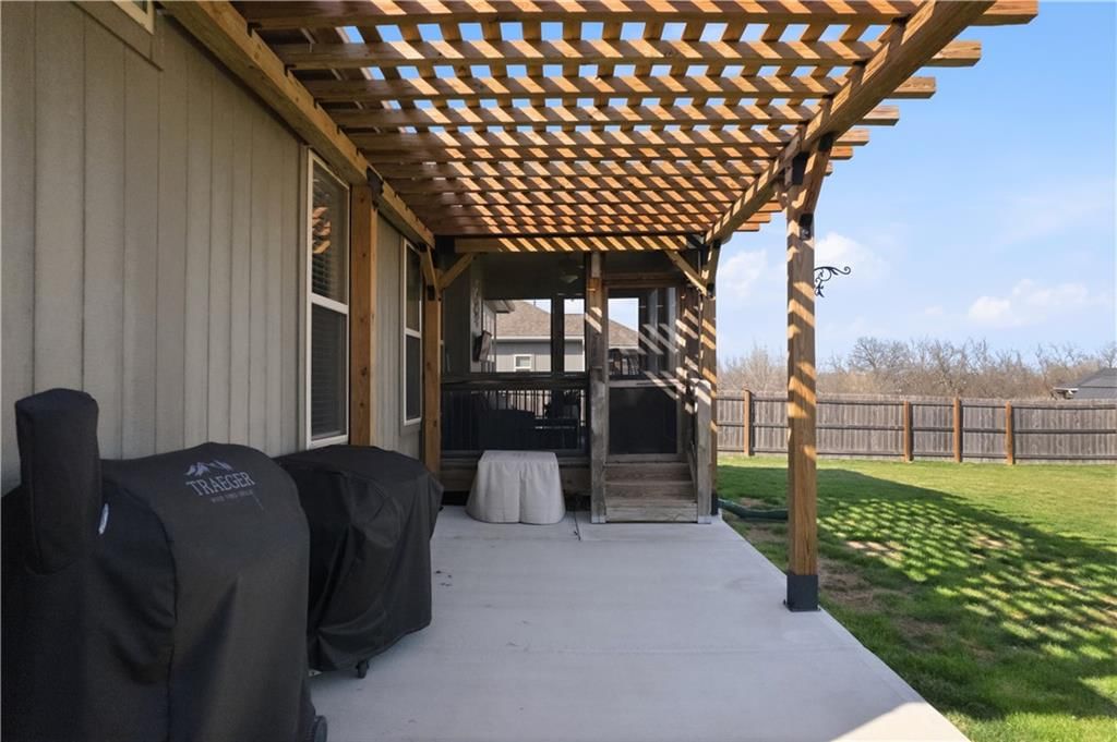 647 SW Crestview Drive — photo 48